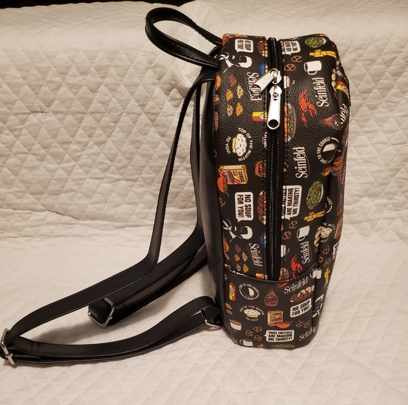 FUNKO Seinfeld mini backpack - Picture 6 of 10